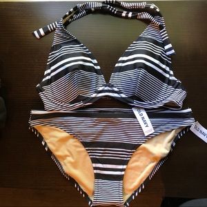 Old Navy Underwire Halter Bikini Top w/ Bottom